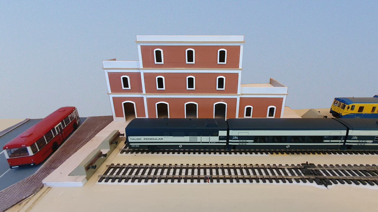 A view of Torrablanca Train Station