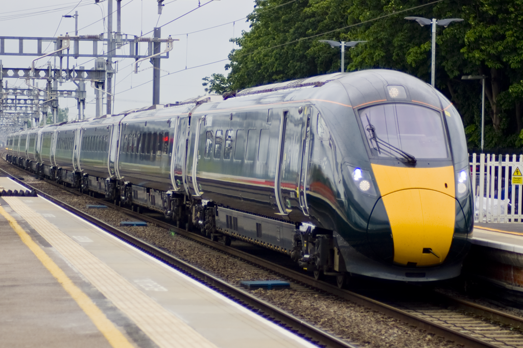 A pair of Class 800's at Didcot Parkway